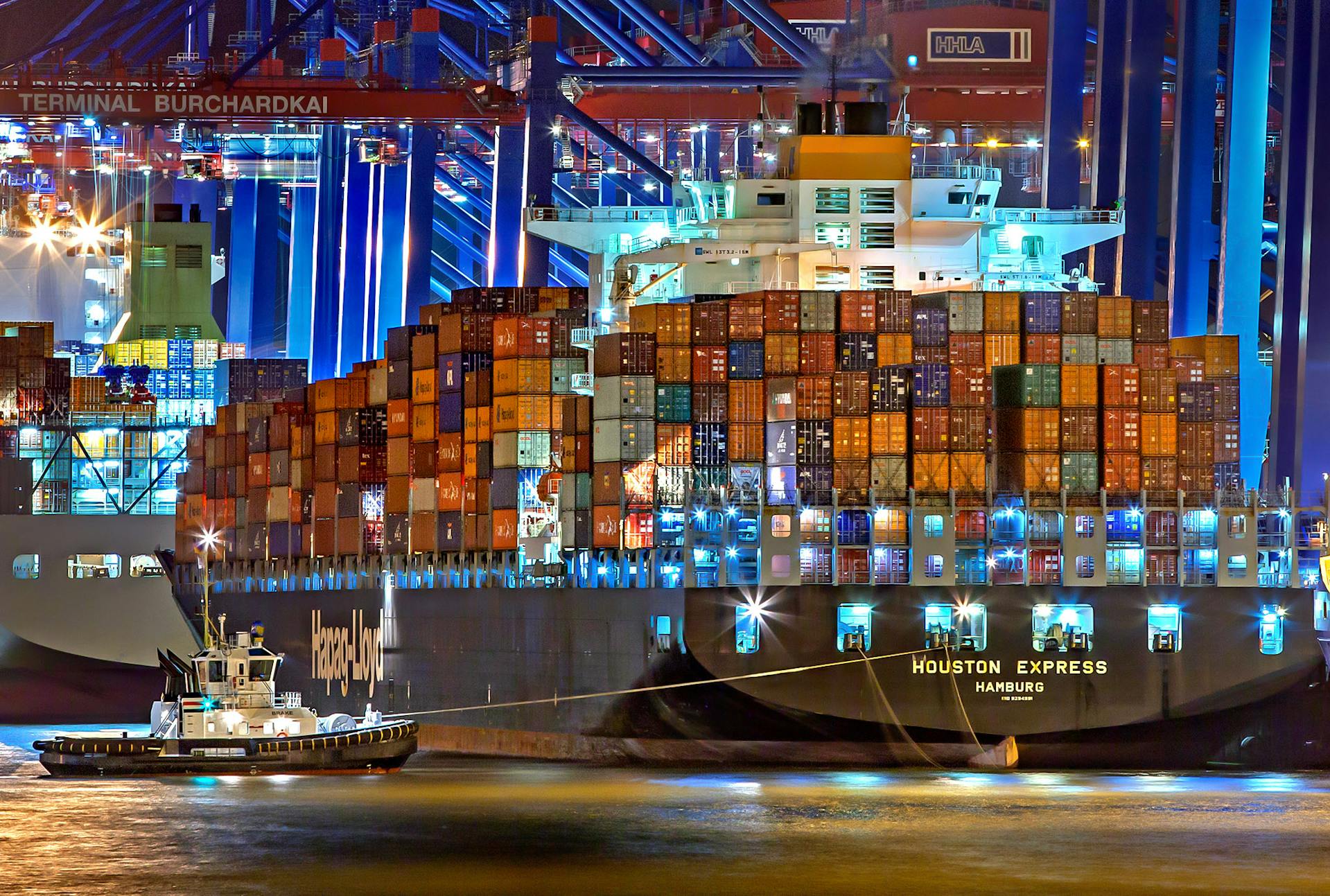 Import export Logistics, how to ship containers overseas